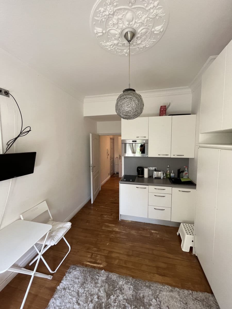 Prenájom bytu 19 m², Kodaňská, Praha, Praha Prenájom bytu 19 m², Kodaňská, Praha, Praha