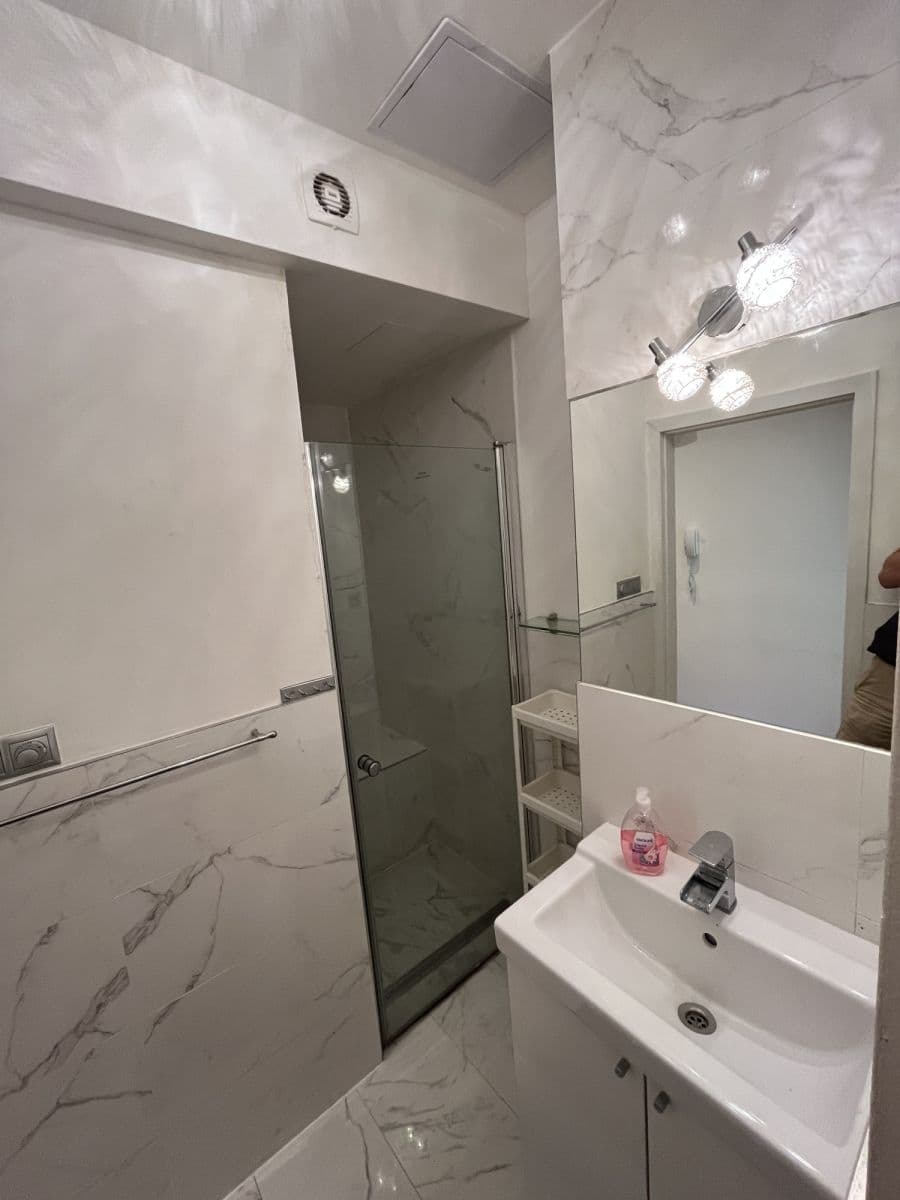 Prenájom bytu 19 m², Kodaňská, Praha, Praha Prenájom bytu 19 m², Kodaňská, Praha, Praha