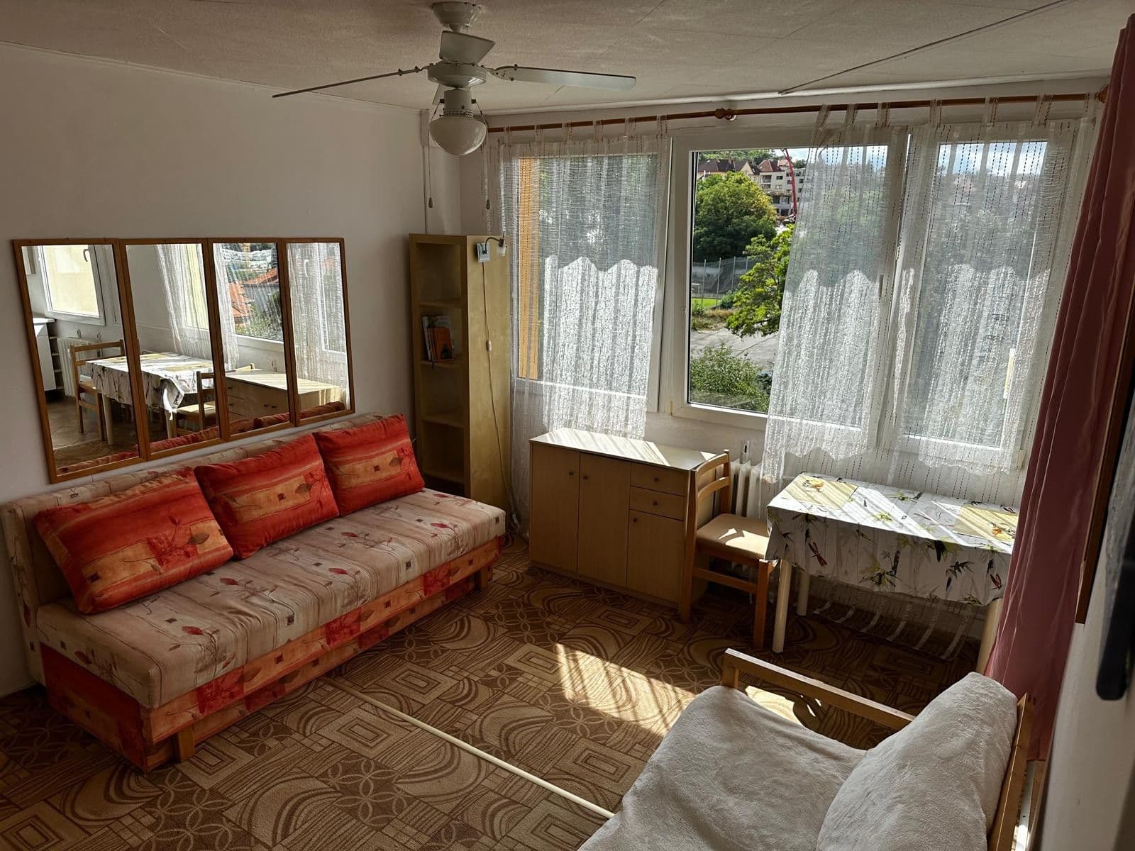 Prenájom bytu 1-izbový 27 m², Dubrovnická, Praha, Praha Prenájom bytu 1-izbový 27 m², Dubrovnická, Praha, Praha