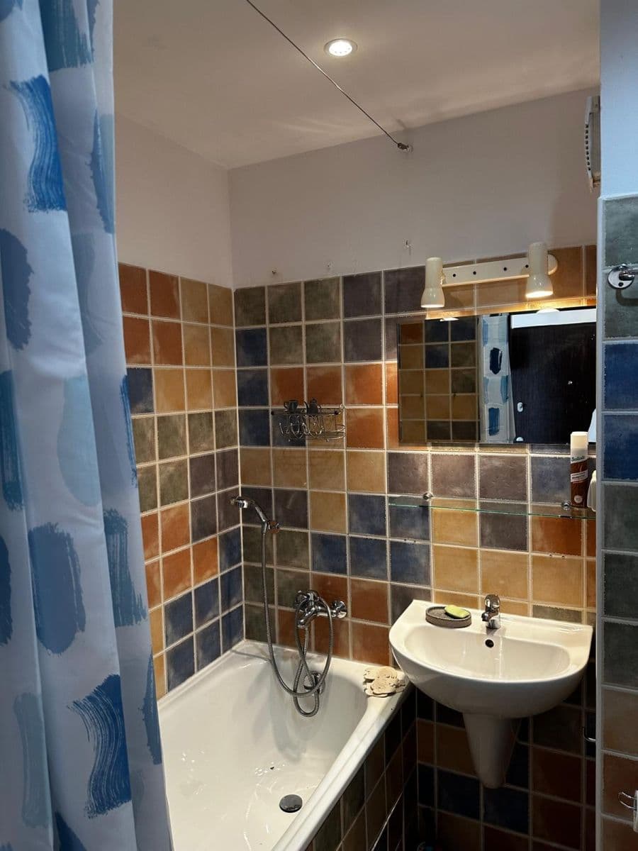 Prenájom bytu 1-izbový 27 m², Dubrovnická, Praha, Praha Prenájom bytu 1-izbový 27 m², Dubrovnická, Praha, Praha