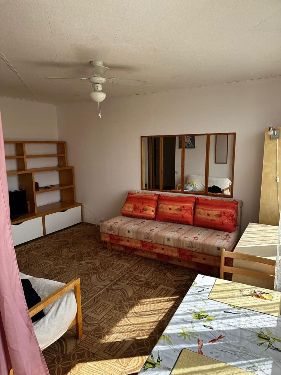 Prenájom bytu 1-izbový 27 m², Dubrovnická, Praha, Praha Prenájom bytu 1-izbový 27 m², Dubrovnická, Praha, Praha