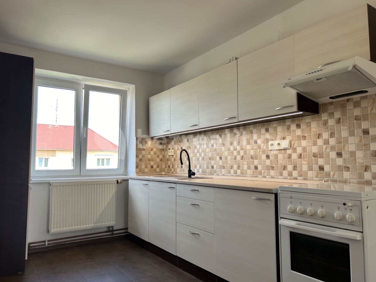 Prenájom bytu 2-izbový 58 m², Sakařova, Pardubice, Pardubický kraj Prenájom bytu 2-izbový 58 m², Sakařova, Pardubice, Pardubický kraj