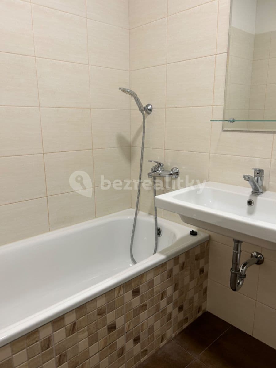 Prenájom bytu 2-izbový 58 m², Sakařova, Pardubice, Pardubický kraj Prenájom bytu 2-izbový 58 m², Sakařova, Pardubice, Pardubický kraj