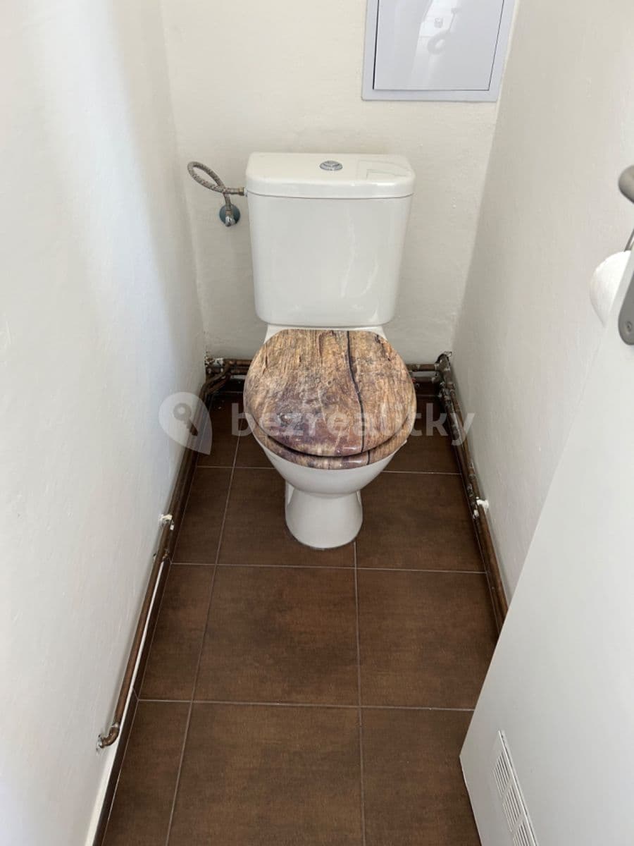 Prenájom bytu 2-izbový 58 m², Sakařova, Pardubice, Pardubický kraj Prenájom bytu 2-izbový 58 m², Sakařova, Pardubice, Pardubický kraj