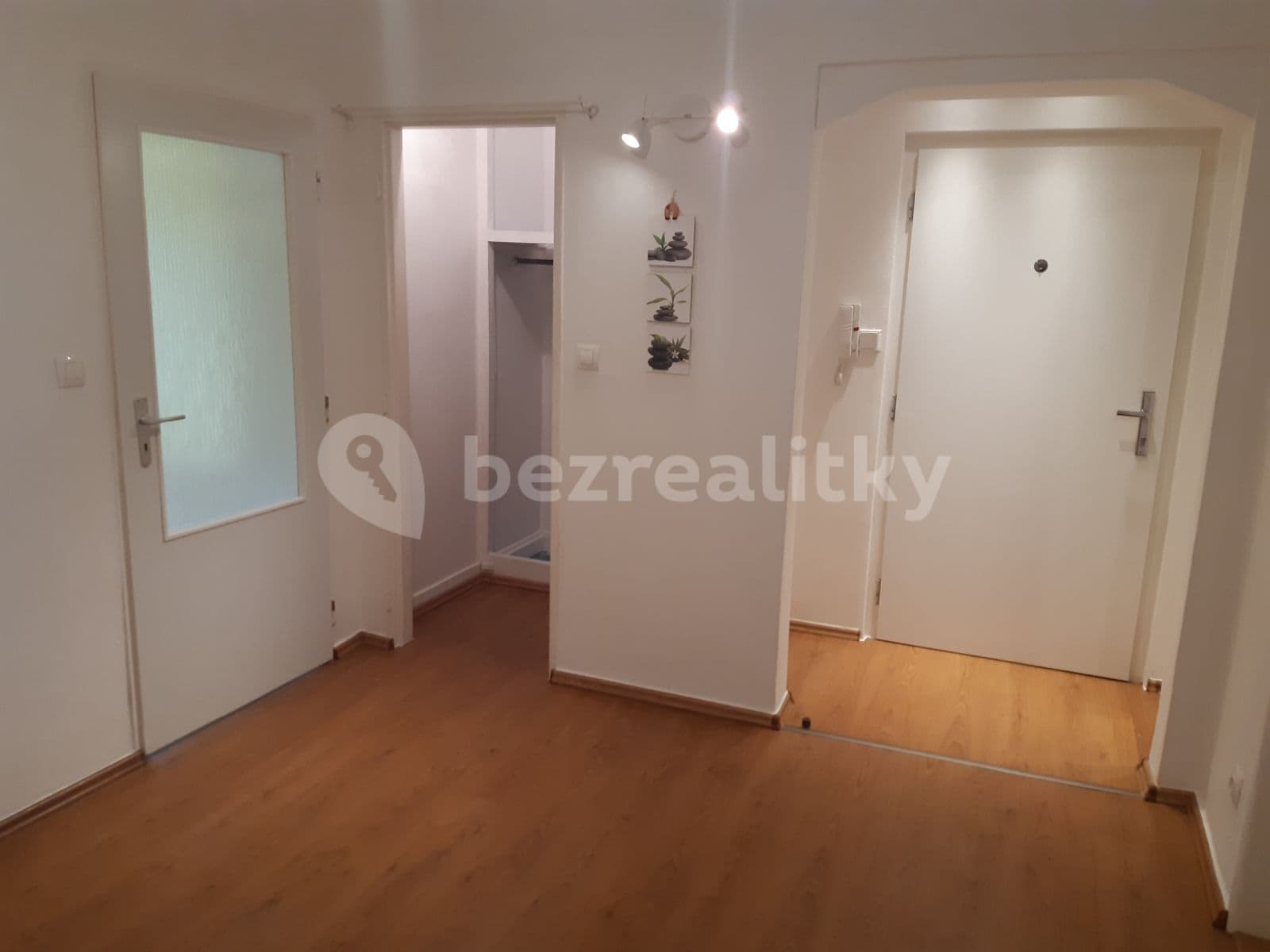 Prenájom bytu 4-izbový 96 m², Biskupcova, Praha, Praha Prenájom bytu 4-izbový 96 m², Biskupcova, Praha, Praha