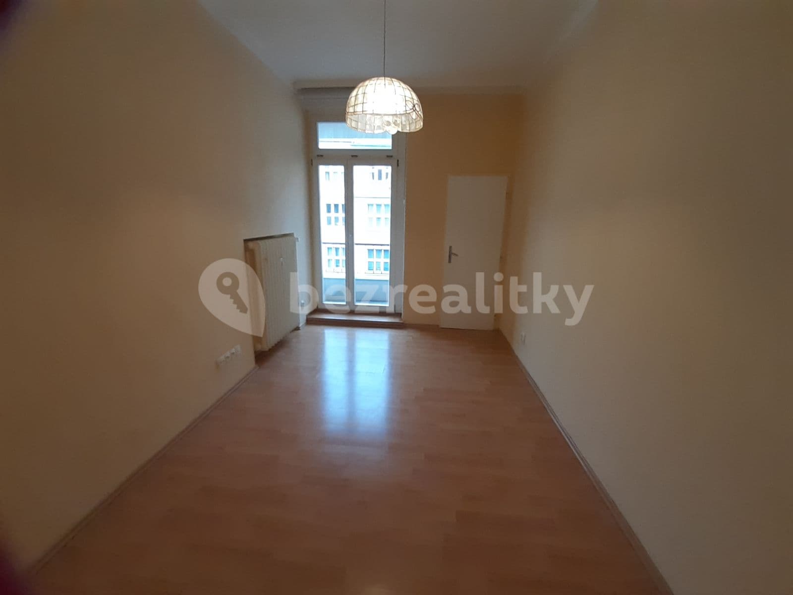 Prenájom bytu 4-izbový 96 m², Biskupcova, Praha, Praha Prenájom bytu 4-izbový 96 m², Biskupcova, Praha, Praha