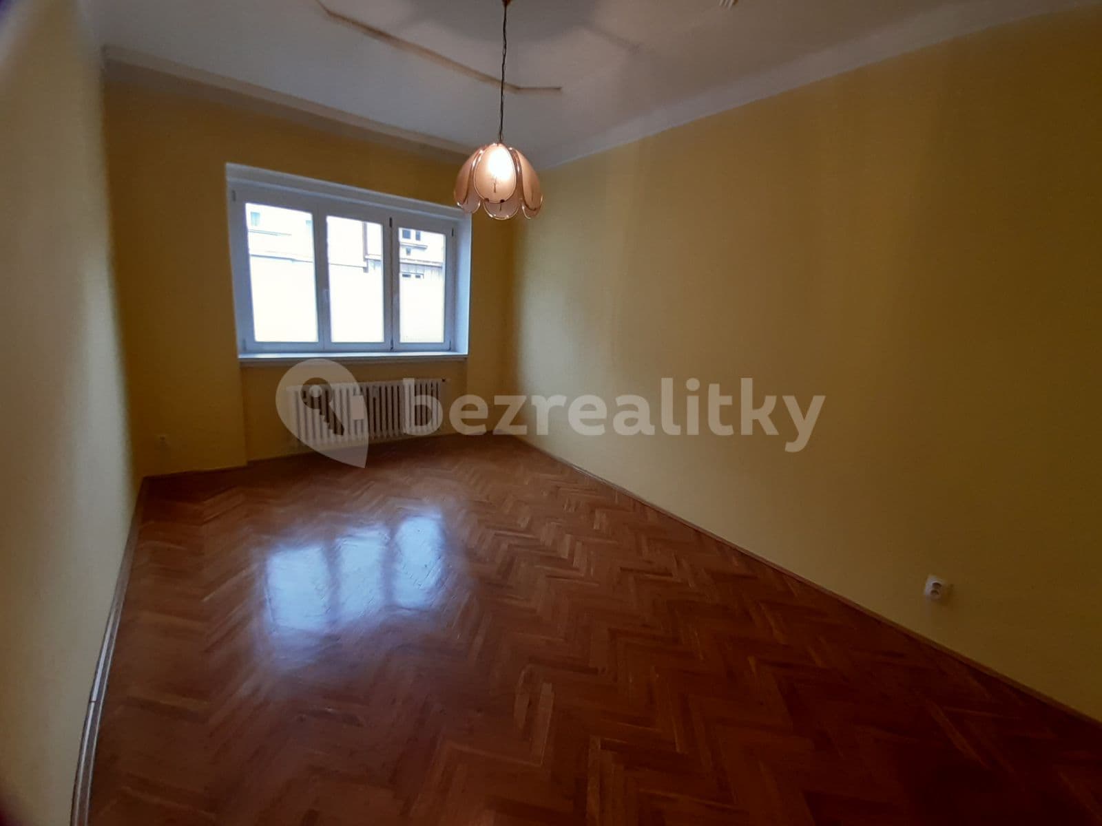 Prenájom bytu 4-izbový 96 m², Biskupcova, Praha, Praha Prenájom bytu 4-izbový 96 m², Biskupcova, Praha, Praha