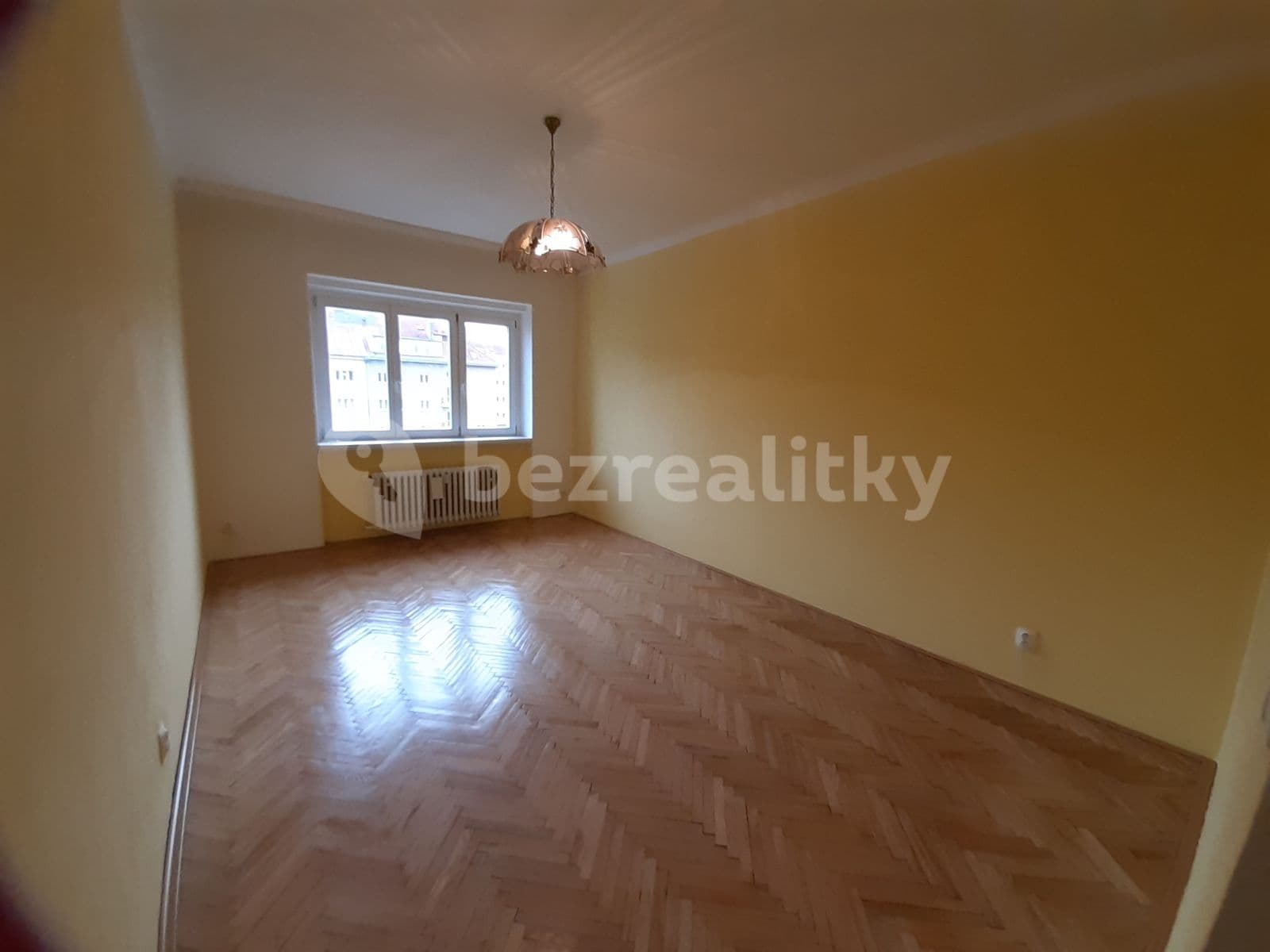Prenájom bytu 4-izbový 96 m², Biskupcova, Praha, Praha Prenájom bytu 4-izbový 96 m², Biskupcova, Praha, Praha