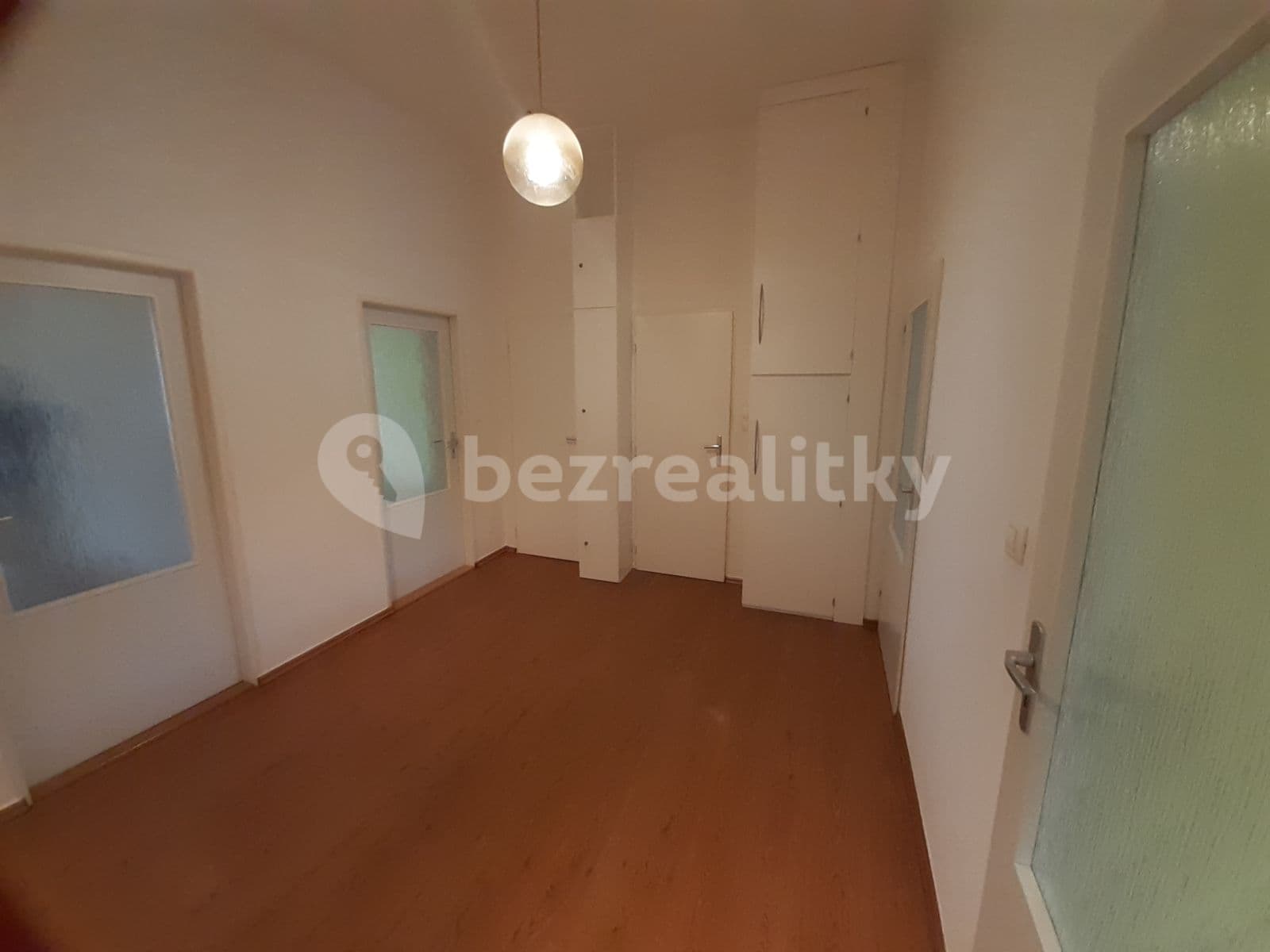 Prenájom bytu 4-izbový 96 m², Biskupcova, Praha, Praha Prenájom bytu 4-izbový 96 m², Biskupcova, Praha, Praha