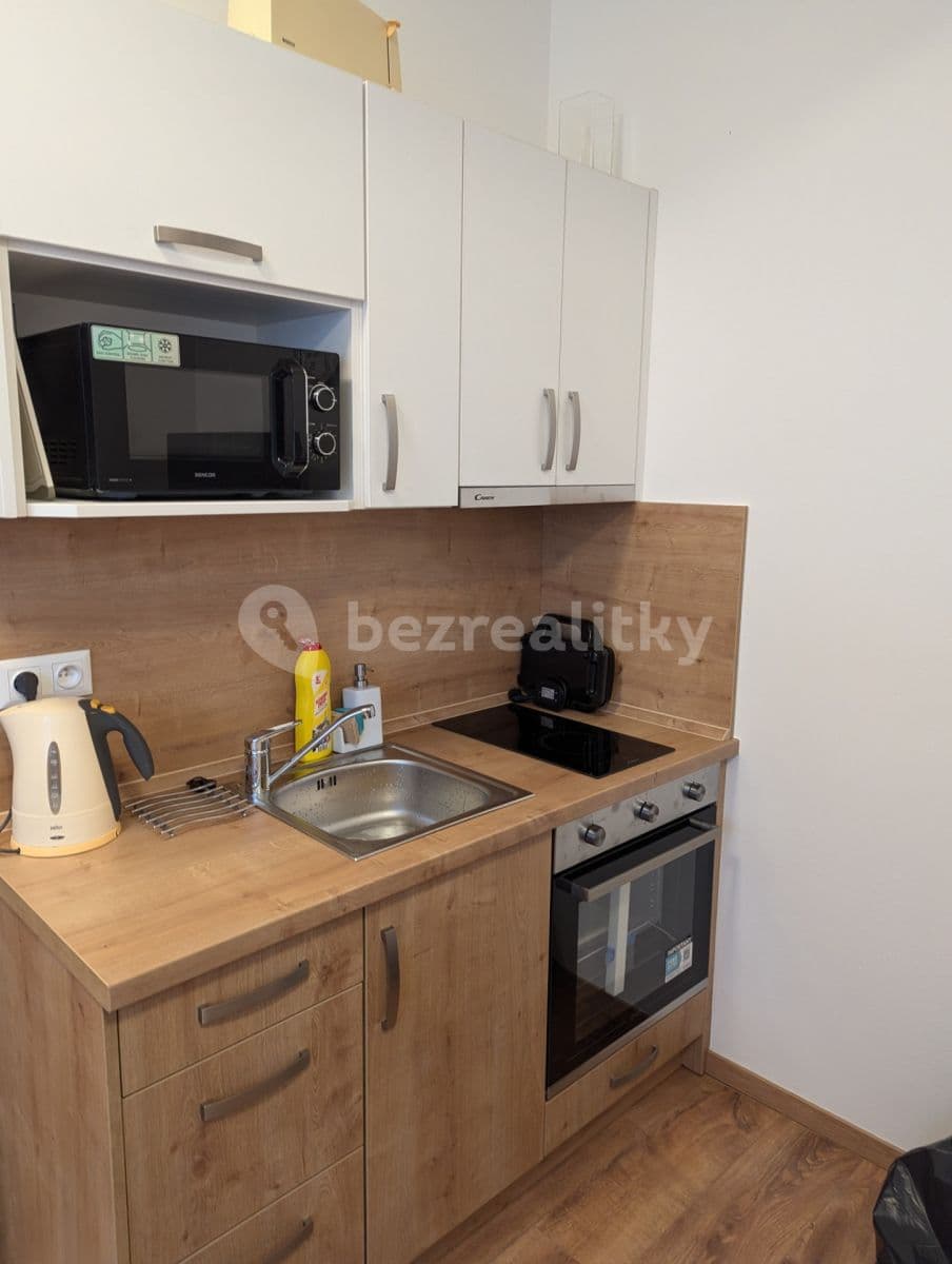 Prenájom bytu Garsoniéra 19 m², Suchdolské náměstí, Praha, Praha Prenájom bytu Garsoniéra 19 m², Suchdolské náměstí, Praha, Praha