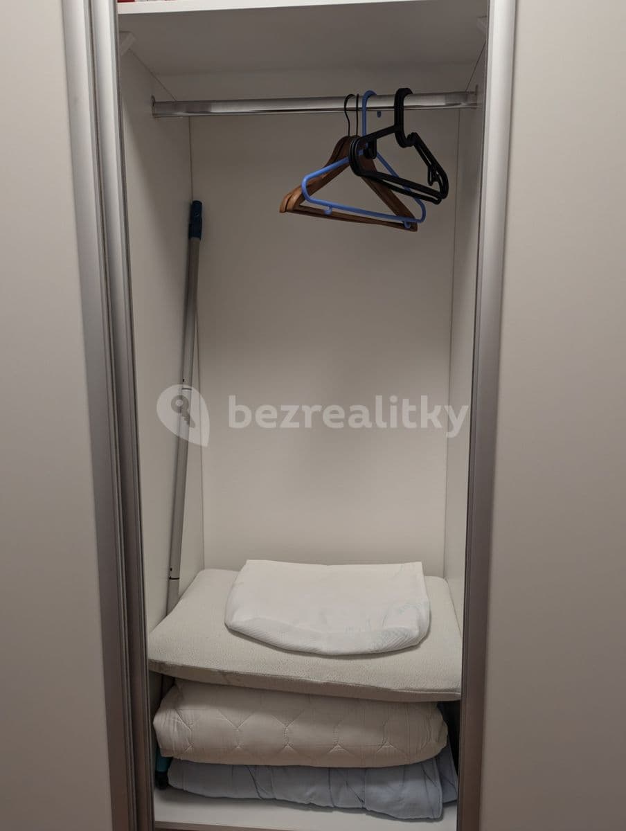 Prenájom bytu Garsoniéra 19 m², Suchdolské náměstí, Praha, Praha Prenájom bytu Garsoniéra 19 m², Suchdolské náměstí, Praha, Praha