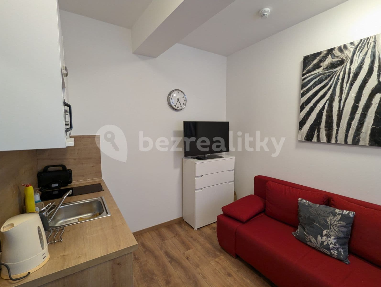 Prenájom bytu Garsoniéra 19 m², Suchdolské náměstí, Praha, Praha Prenájom bytu Garsoniéra 19 m², Suchdolské náměstí, Praha, Praha