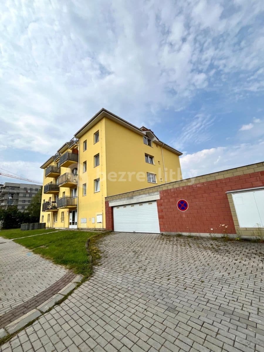 Prenájom garáže 16 m², Spojovací, České Budějovice, Jihočeský kraj Prenájom garáže 16 m², Spojovací, České Budějovice, Jihočeský kraj