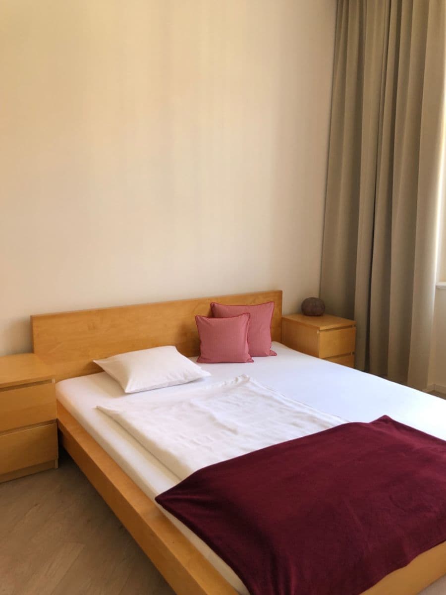 Prenájom bytu 2-izbový 43 m², Na Bělidle, Praha, Praha Prenájom bytu 2-izbový 43 m², Na Bělidle, Praha, Praha