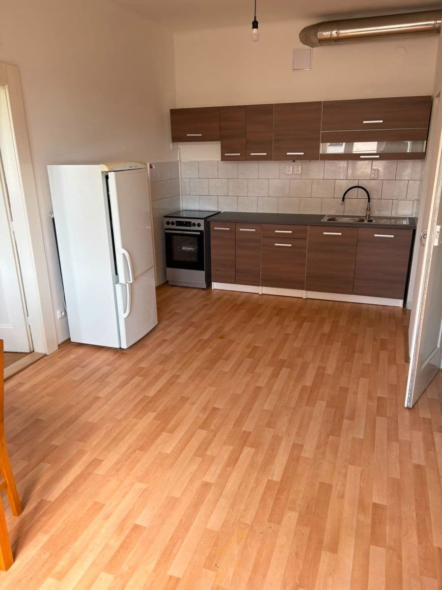 Prenájom bytu 2-izbový 46 m², U Kněžské louky, Praha, Praha Prenájom bytu 2-izbový 46 m², U Kněžské louky, Praha, Praha