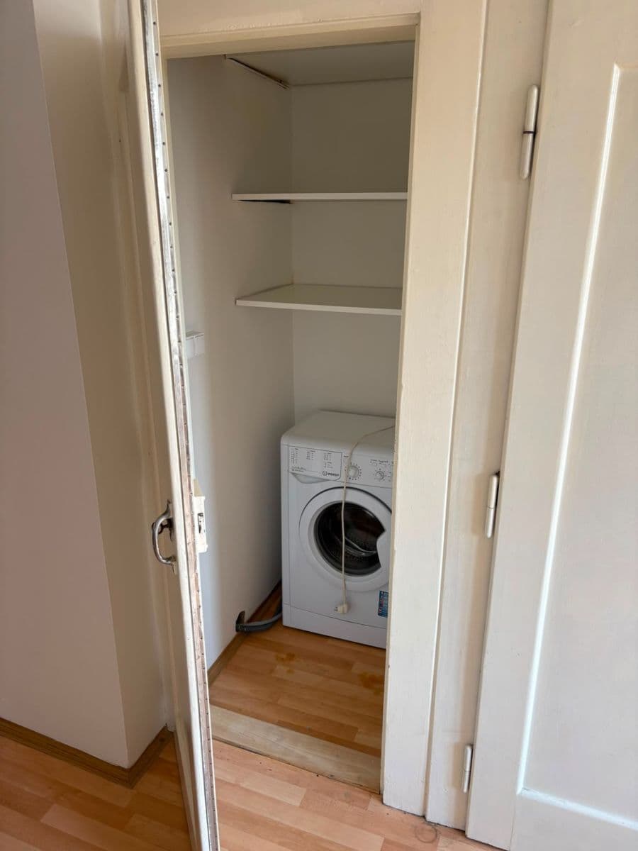 Prenájom bytu 2-izbový 46 m², U Kněžské louky, Praha, Praha Prenájom bytu 2-izbový 46 m², U Kněžské louky, Praha, Praha