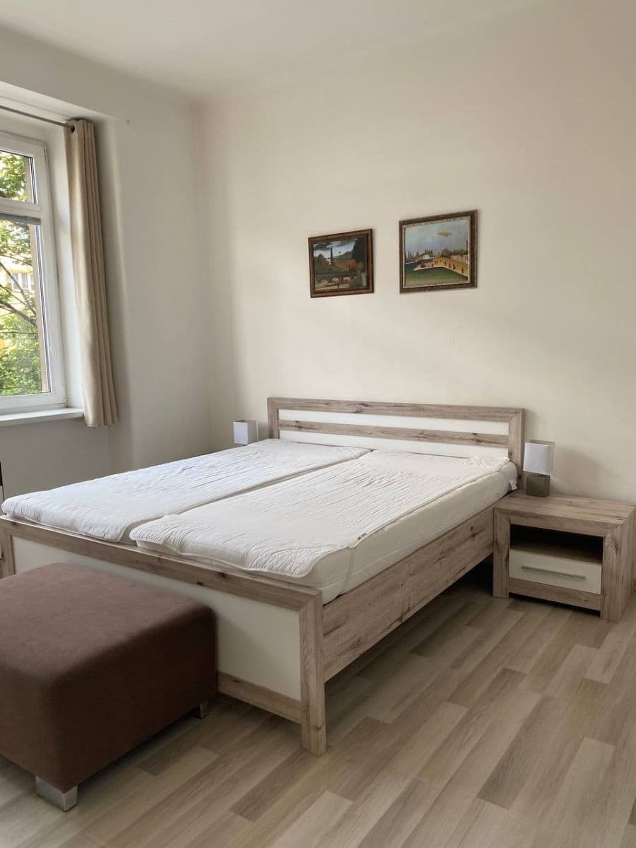 Prenájom bytu 2-izbový 62 m², 5. května, Praha, Praha Prenájom bytu 2-izbový 62 m², 5. května, Praha, Praha