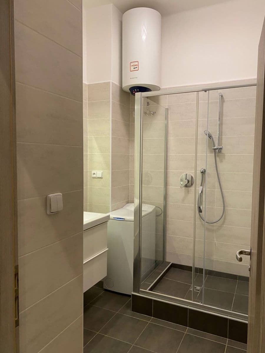 Prenájom bytu 2-izbový 62 m², 5. května, Praha, Praha Prenájom bytu 2-izbový 62 m², 5. května, Praha, Praha