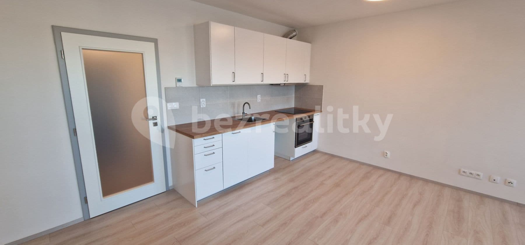 Prenájom bytu 1-izbový 34 m², Boettingerova, Plzeň, Plzeňský kraj Prenájom bytu 1-izbový 34 m², Boettingerova, Plzeň, Plzeňský kraj
