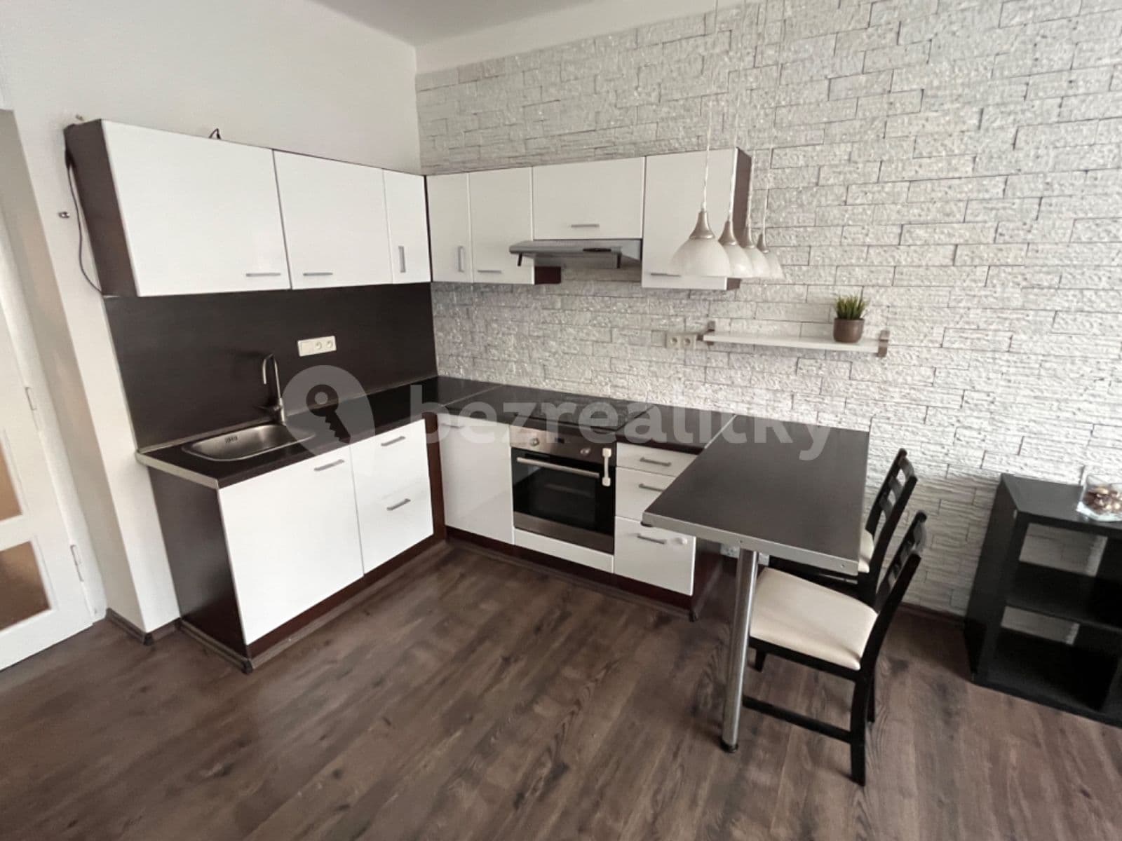 Prenájom bytu 2-izbový 50 m², Hartigova, Praha, Praha Prenájom bytu 2-izbový 50 m², Hartigova, Praha, Praha