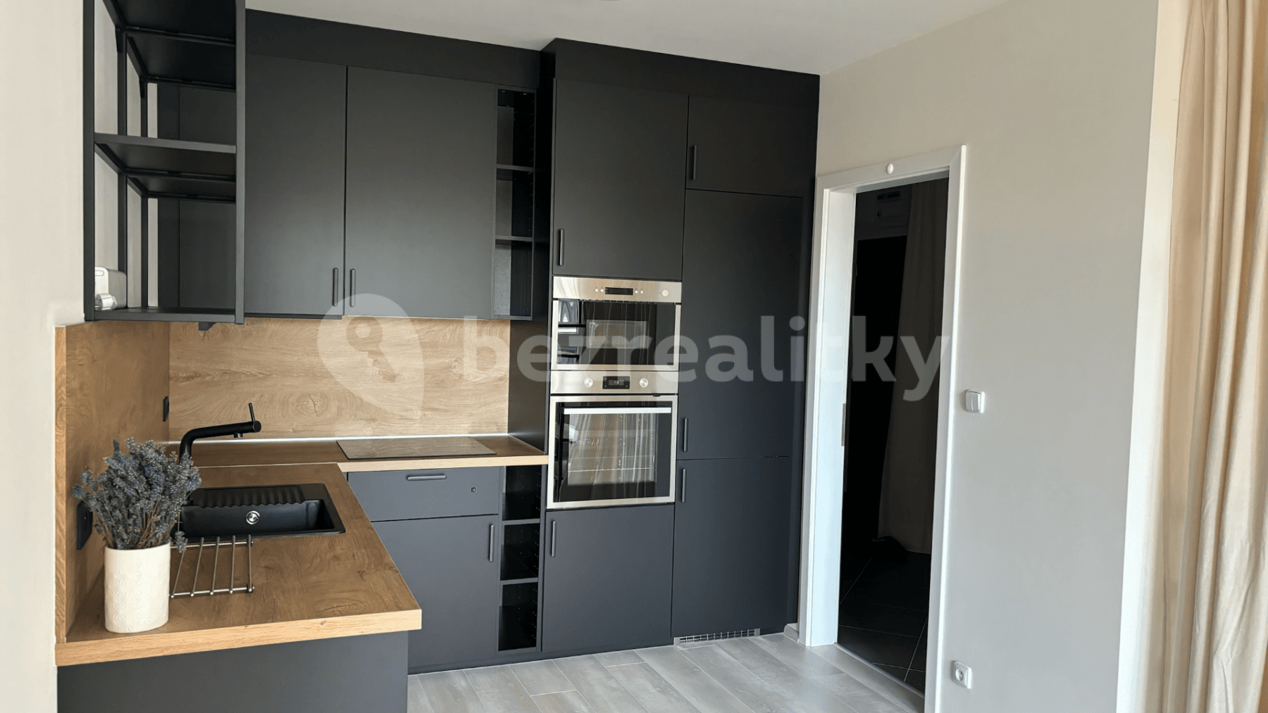 Prenájom bytu 2-izbový 43 m², Thomasova, Praha, Praha Prenájom bytu 2-izbový 43 m², Thomasova, Praha, Praha
