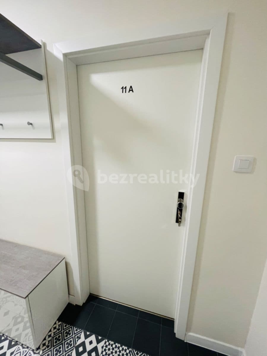 Prenájom bytu 2-izbový 45 m², Na Laurové, Praha, Praha Prenájom bytu 2-izbový 45 m², Na Laurové, Praha, Praha