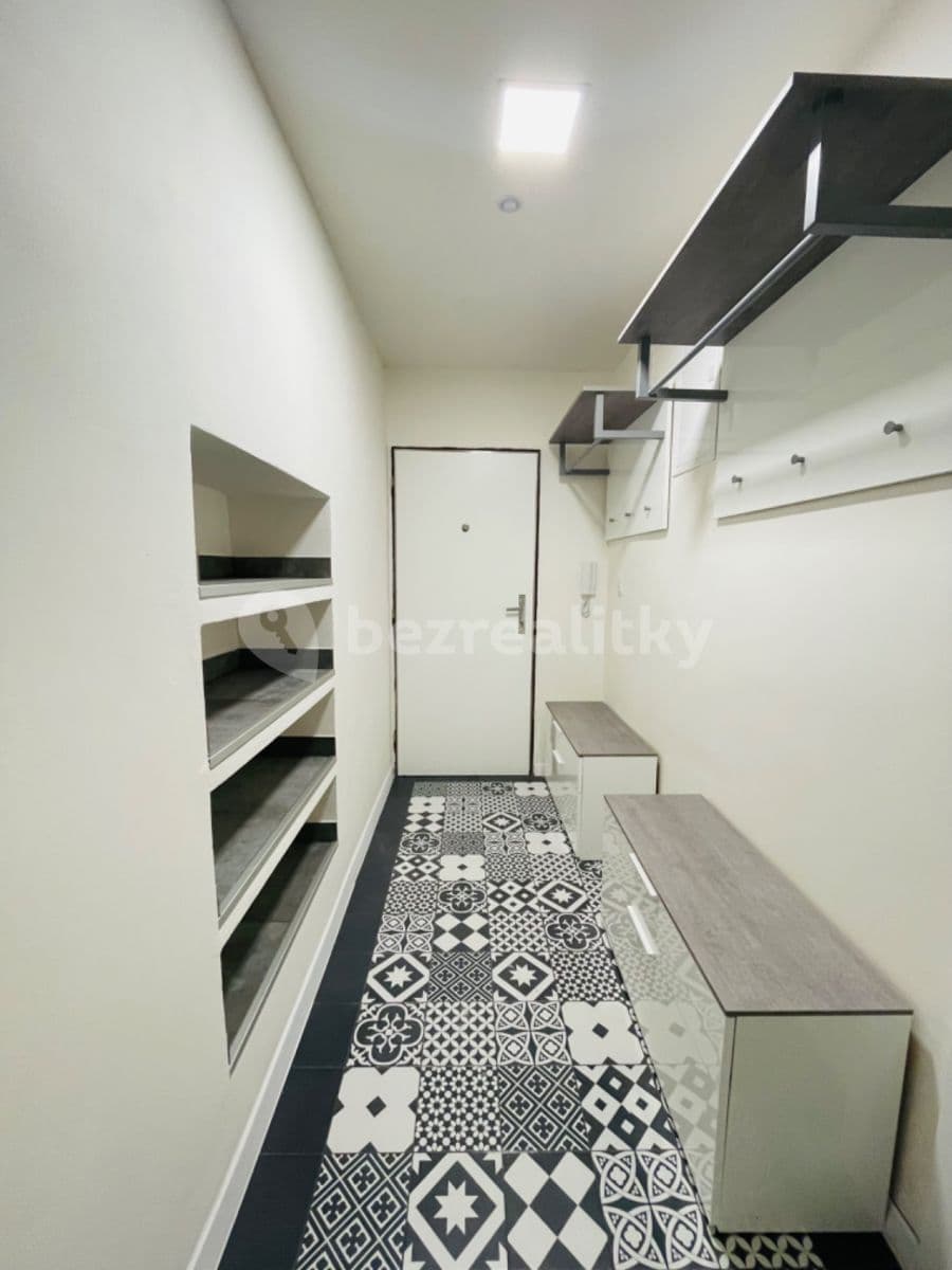 Prenájom bytu 2-izbový 45 m², Na Laurové, Praha, Praha Prenájom bytu 2-izbový 45 m², Na Laurové, Praha, Praha