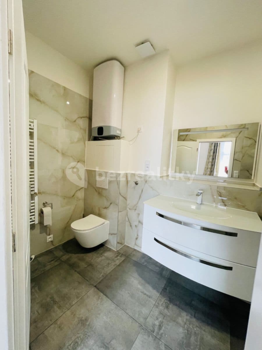 Prenájom bytu 2-izbový 45 m², Na Laurové, Praha, Praha Prenájom bytu 2-izbový 45 m², Na Laurové, Praha, Praha