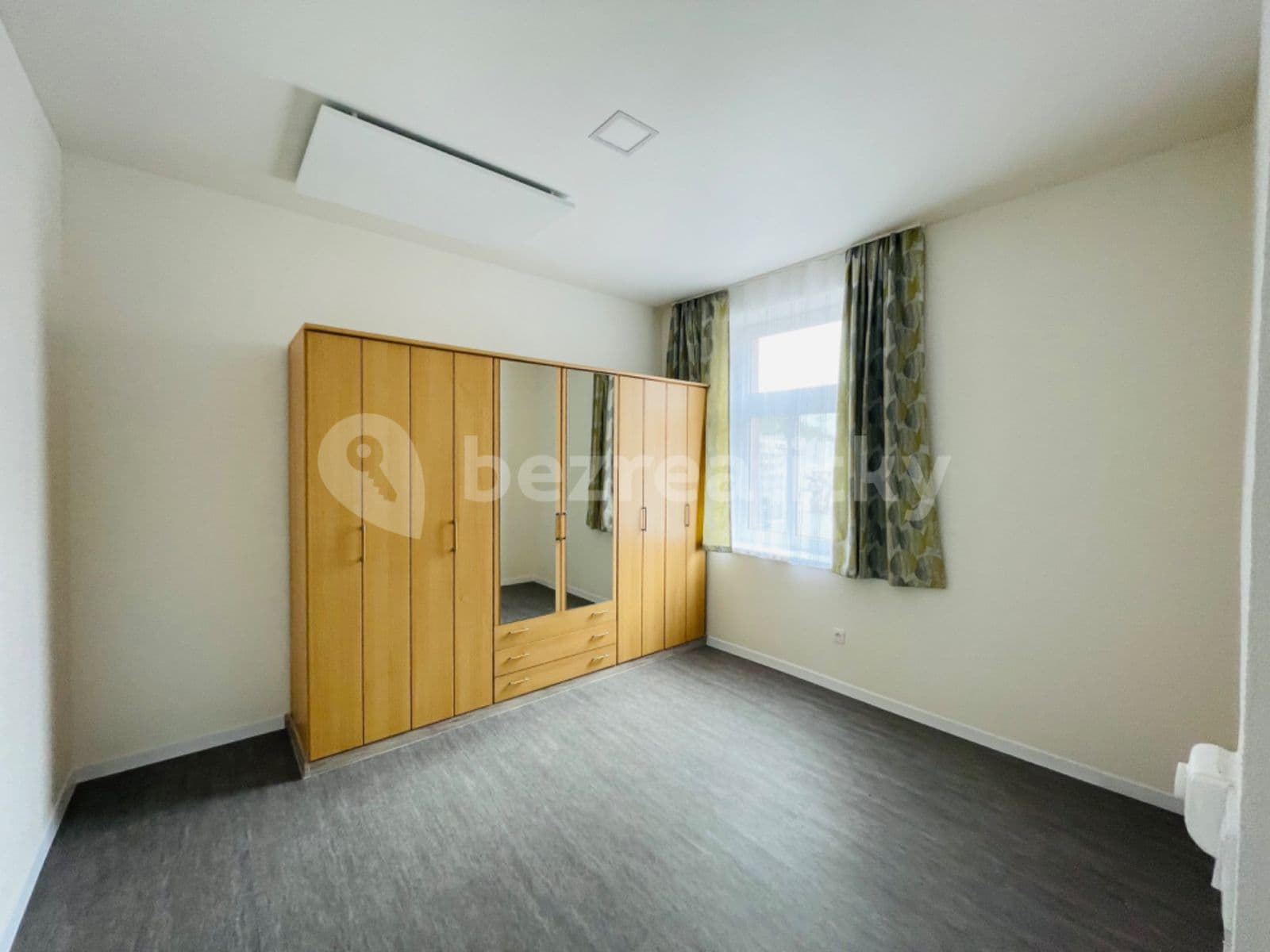 Prenájom bytu 2-izbový 45 m², Na Laurové, Praha, Praha Prenájom bytu 2-izbový 45 m², Na Laurové, Praha, Praha