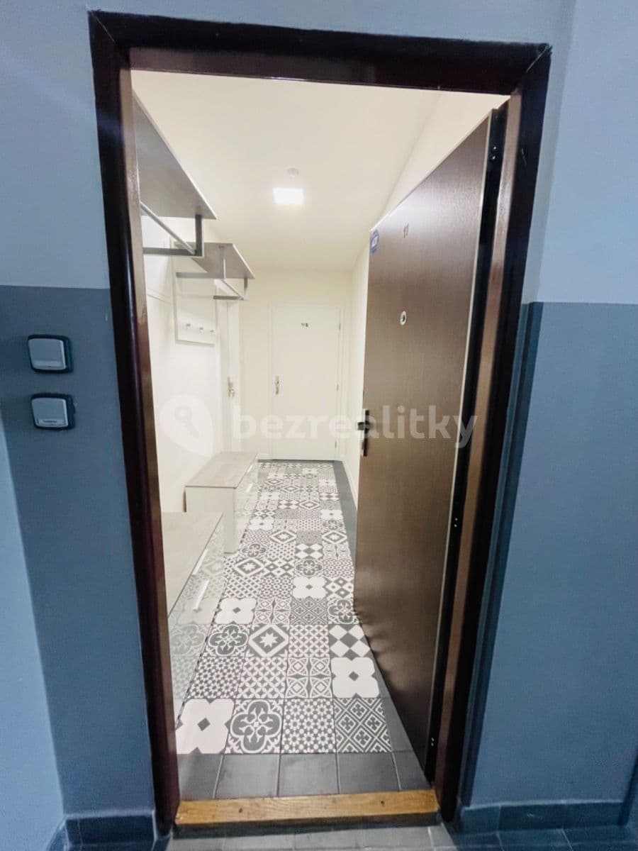 Prenájom bytu 2-izbový 40 m², Na Laurové, Praha, Praha Prenájom bytu 2-izbový 40 m², Na Laurové, Praha, Praha