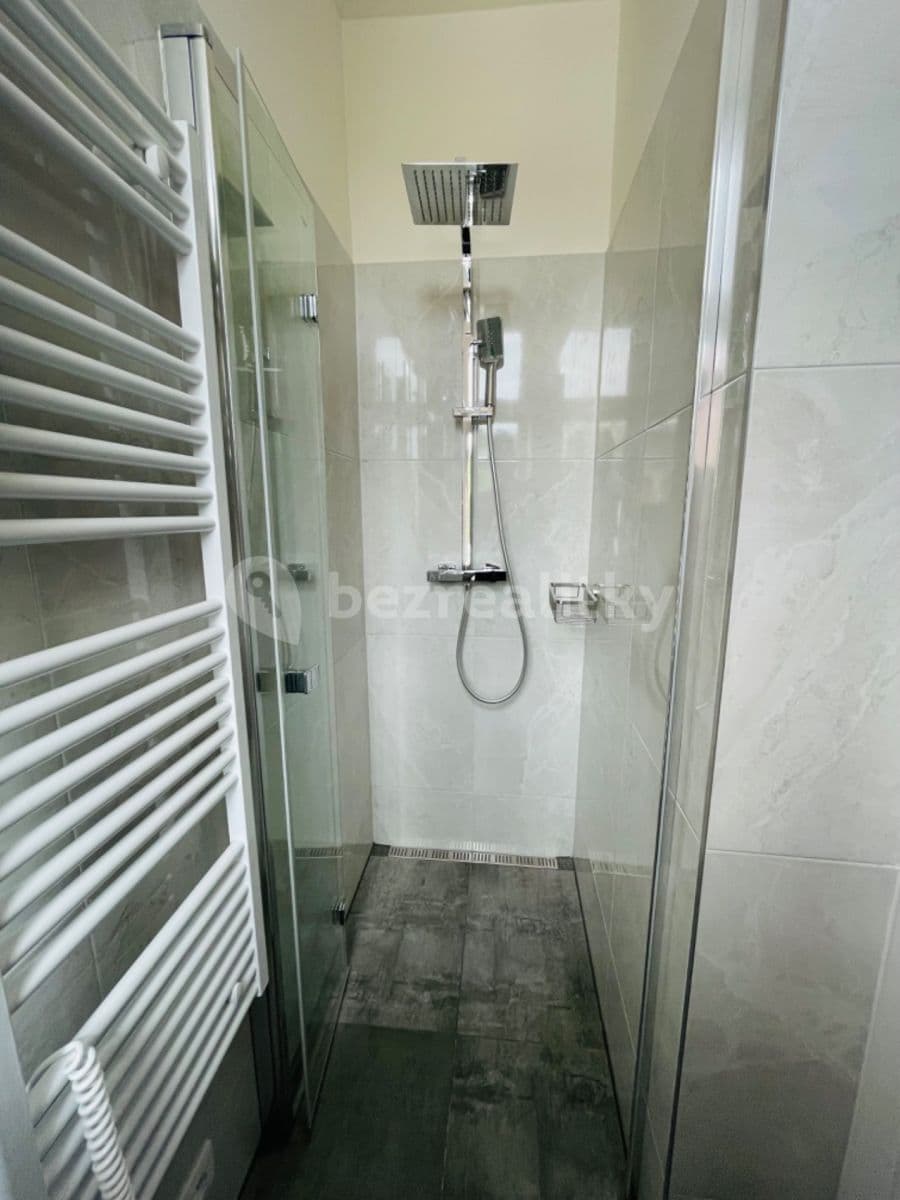 Prenájom bytu 2-izbový 40 m², Na Laurové, Praha, Praha Prenájom bytu 2-izbový 40 m², Na Laurové, Praha, Praha