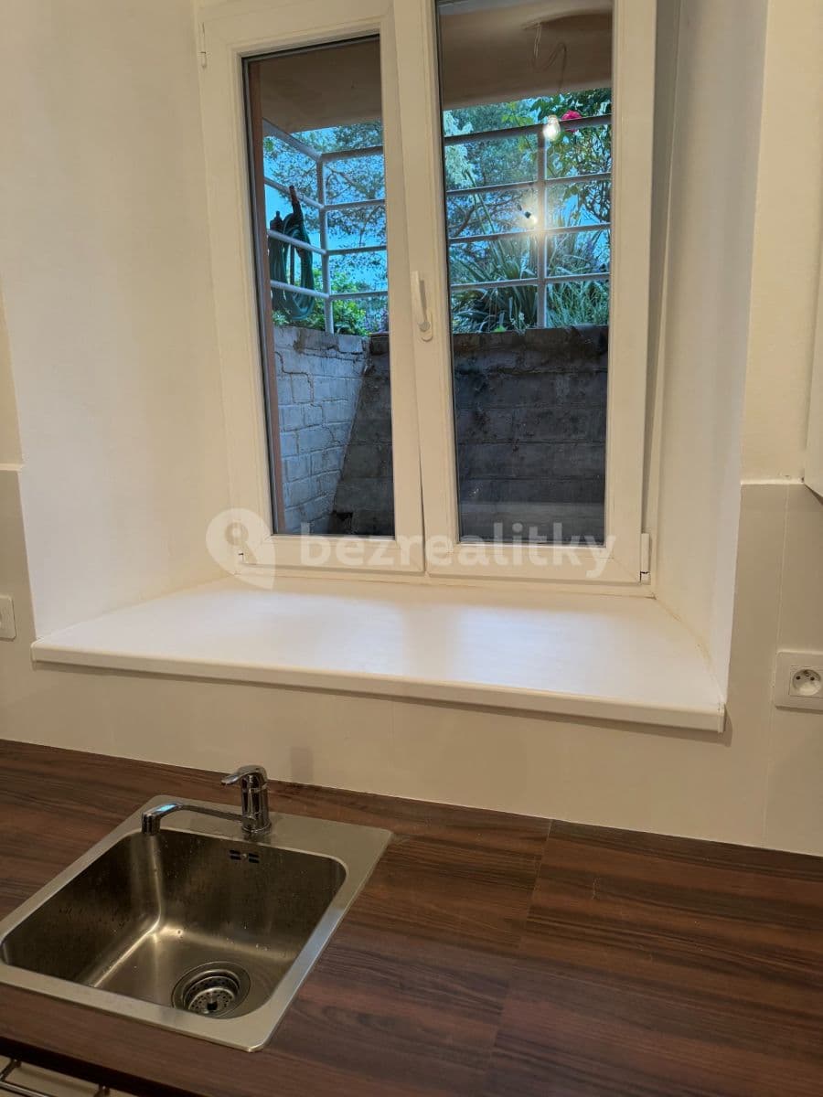 Prenájom bytu 2-izbový 55 m², Xaveriova, Praha, Praha Prenájom bytu 2-izbový 55 m², Xaveriova, Praha, Praha