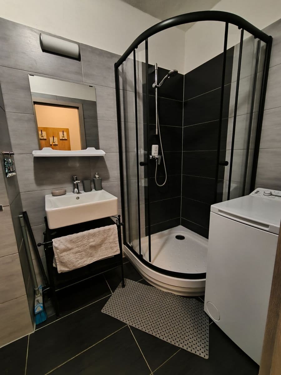 Prenájom bytu 2-izbový 44 m², Všemina, Zlínský kraj Prenájom bytu 2-izbový 44 m², Všemina, Zlínský kraj