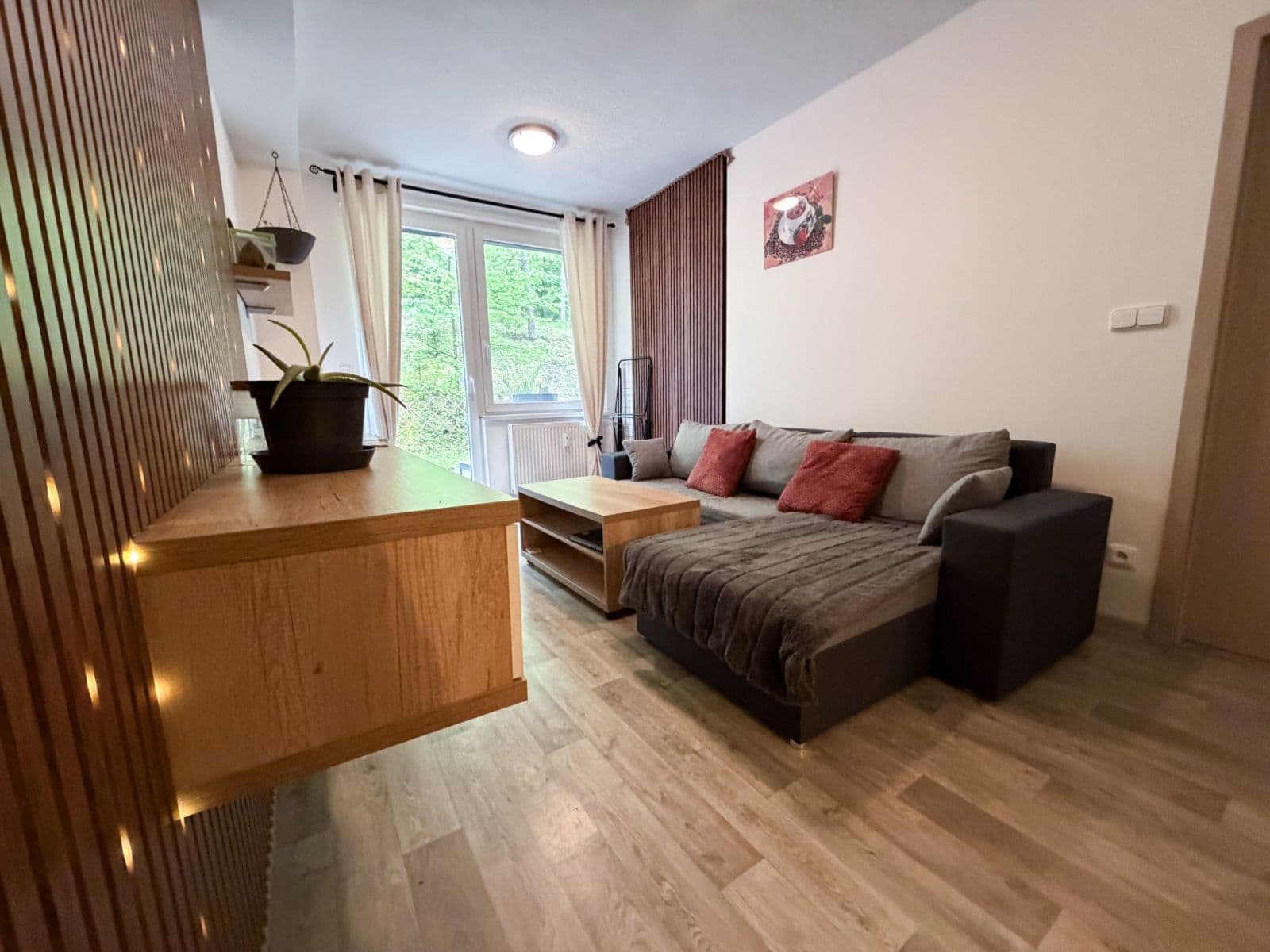 Prenájom bytu 2-izbový 44 m², Všemina, Zlínský kraj Prenájom bytu 2-izbový 44 m², Všemina, Zlínský kraj