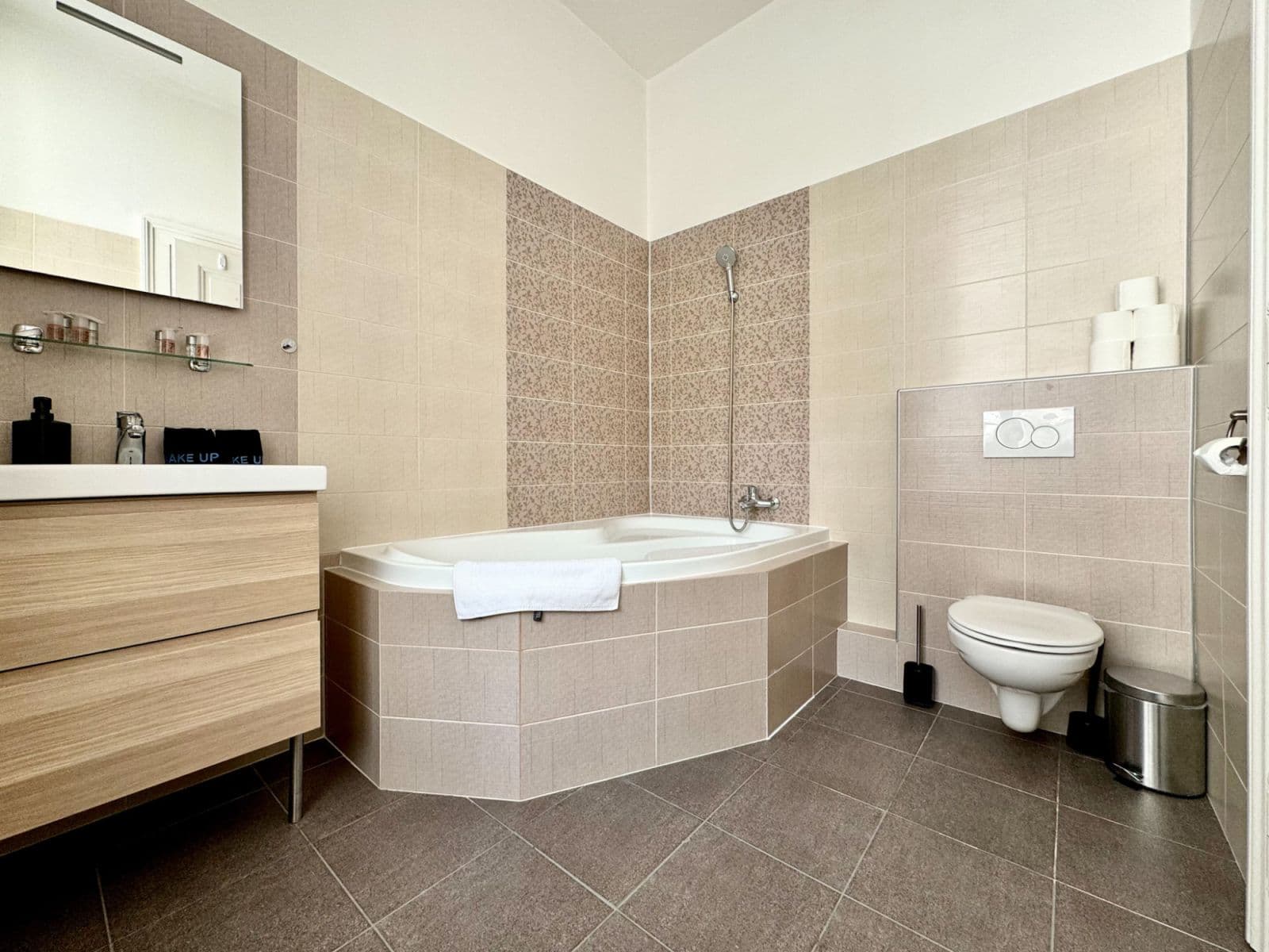 Prenájom bytu 133 m², Španělská, Praha, Praha Prenájom bytu 133 m², Španělská, Praha, Praha