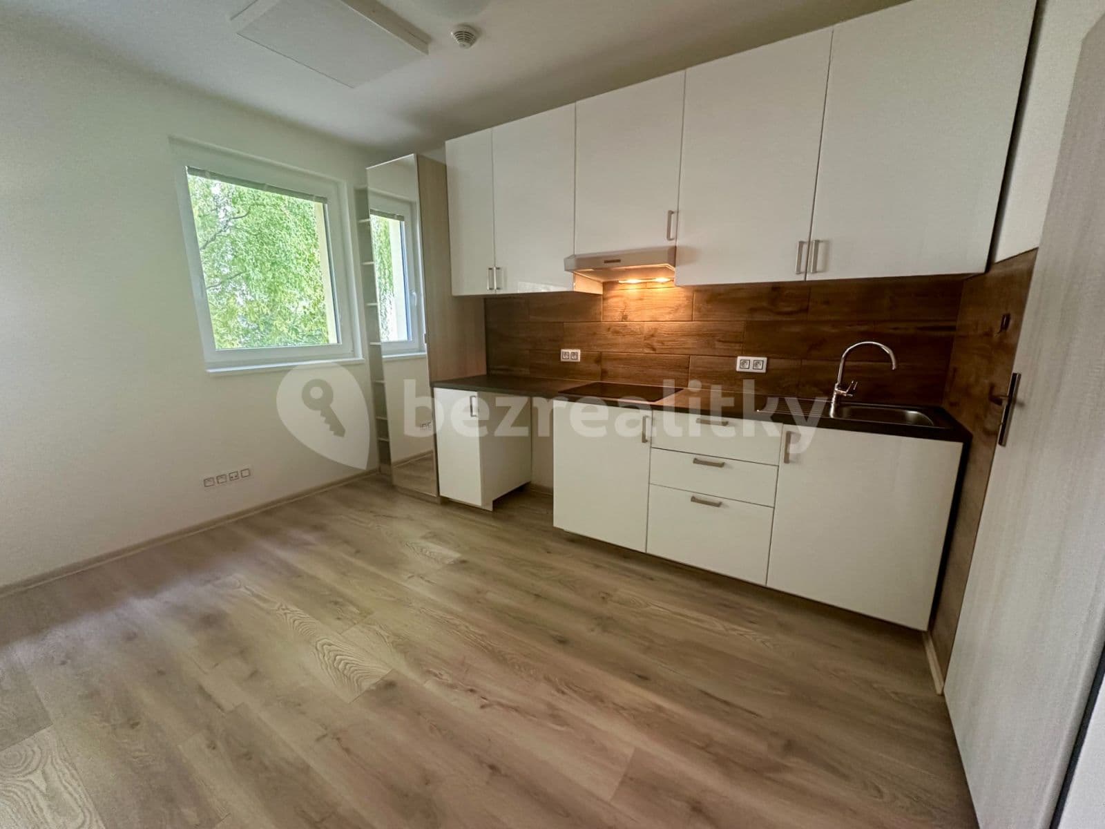 Prenájom bytu 1-izbový 18 m², Šumavská, Brno, Jihomoravský kraj Prenájom bytu 1-izbový 18 m², Šumavská, Brno, Jihomoravský kraj