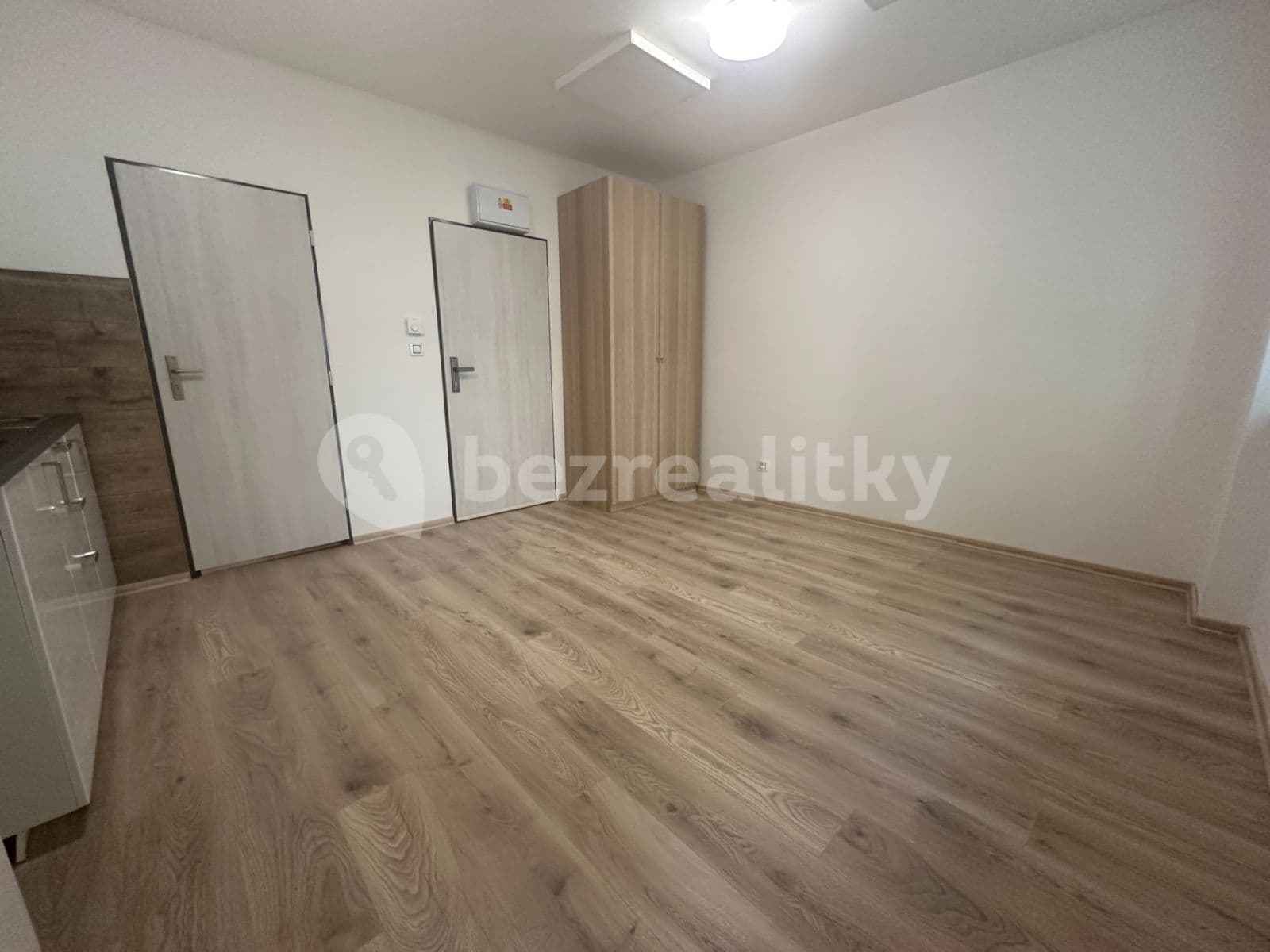 Prenájom bytu 1-izbový 18 m², Šumavská, Brno, Jihomoravský kraj Prenájom bytu 1-izbový 18 m², Šumavská, Brno, Jihomoravský kraj