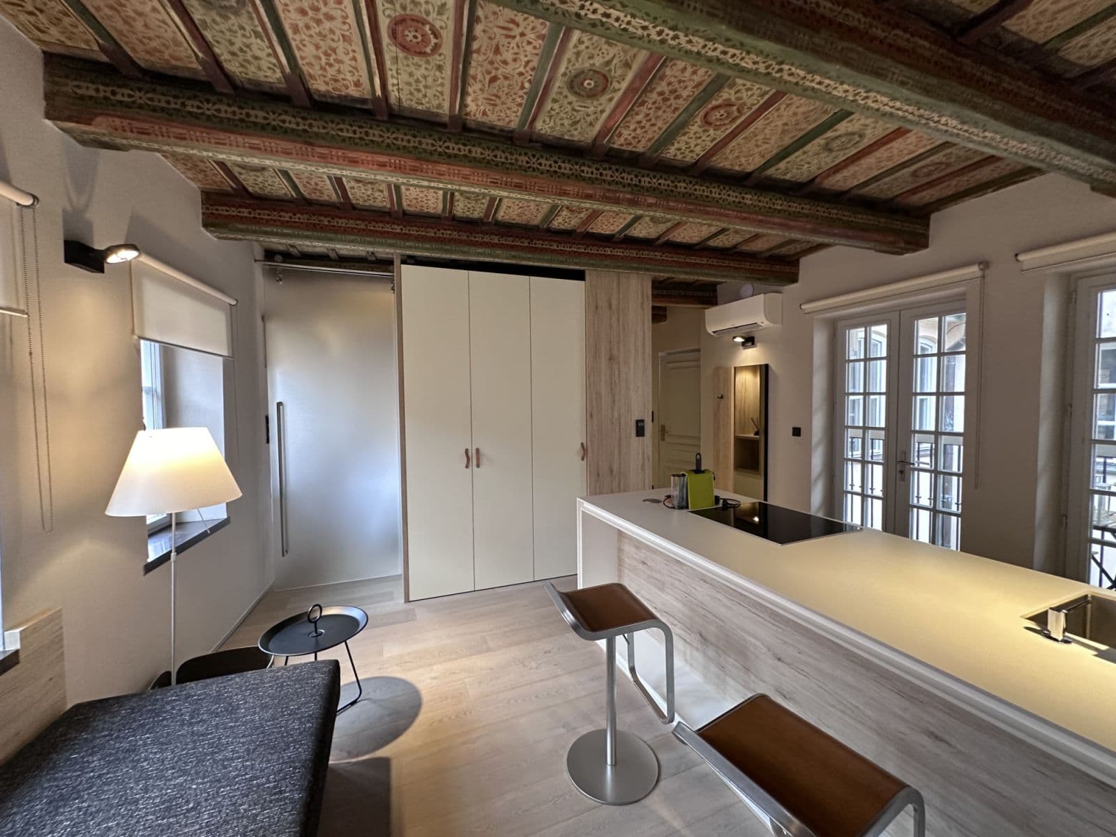 Prenájom bytu 45 m², Vlašská, Praha, Praha Prenájom bytu 45 m², Vlašská, Praha, Praha