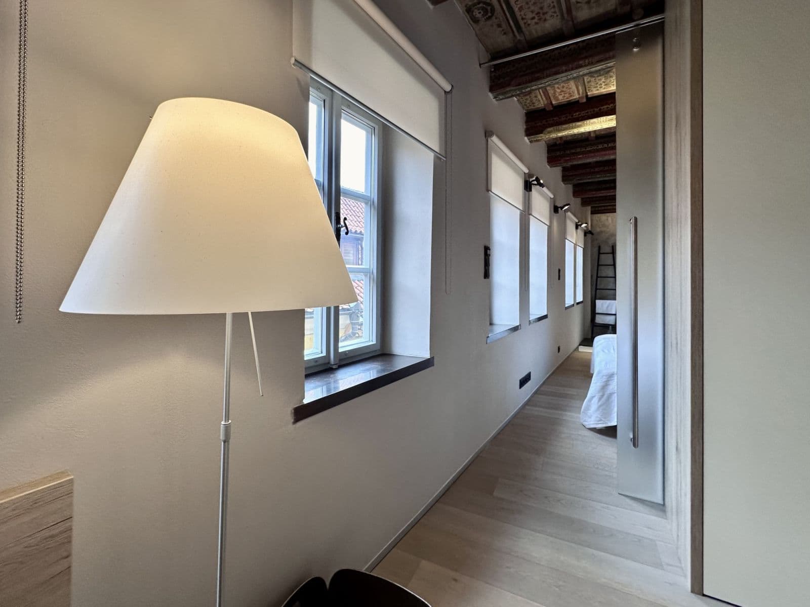 Prenájom bytu 45 m², Vlašská, Praha, Praha Prenájom bytu 45 m², Vlašská, Praha, Praha