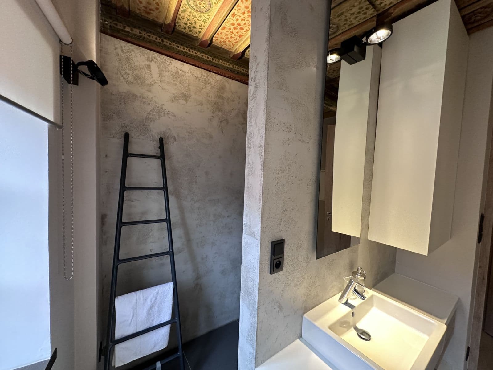 Prenájom bytu 45 m², Vlašská, Praha, Praha Prenájom bytu 45 m², Vlašská, Praha, Praha