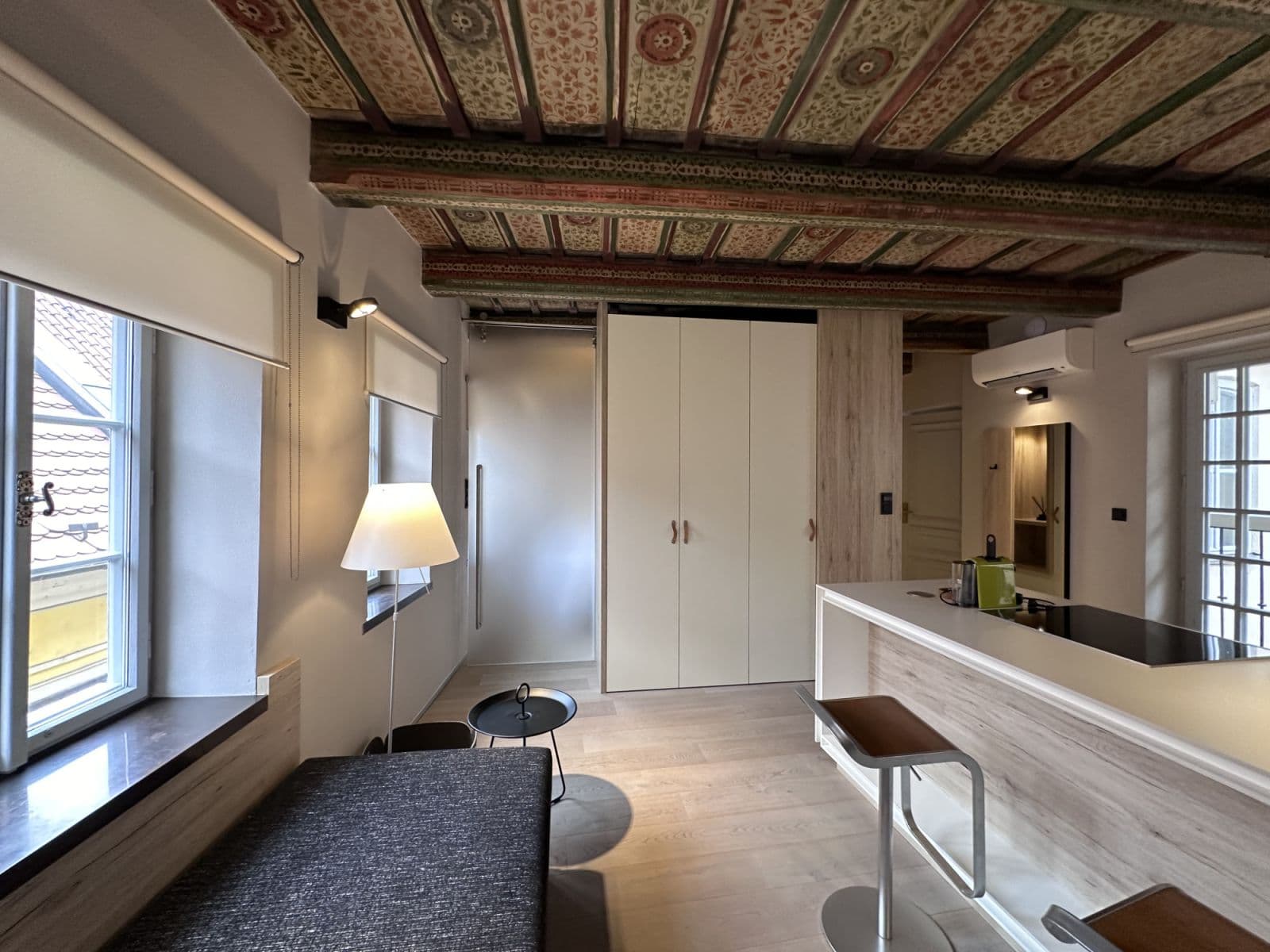 Prenájom bytu 45 m², Vlašská, Praha, Praha Prenájom bytu 45 m², Vlašská, Praha, Praha