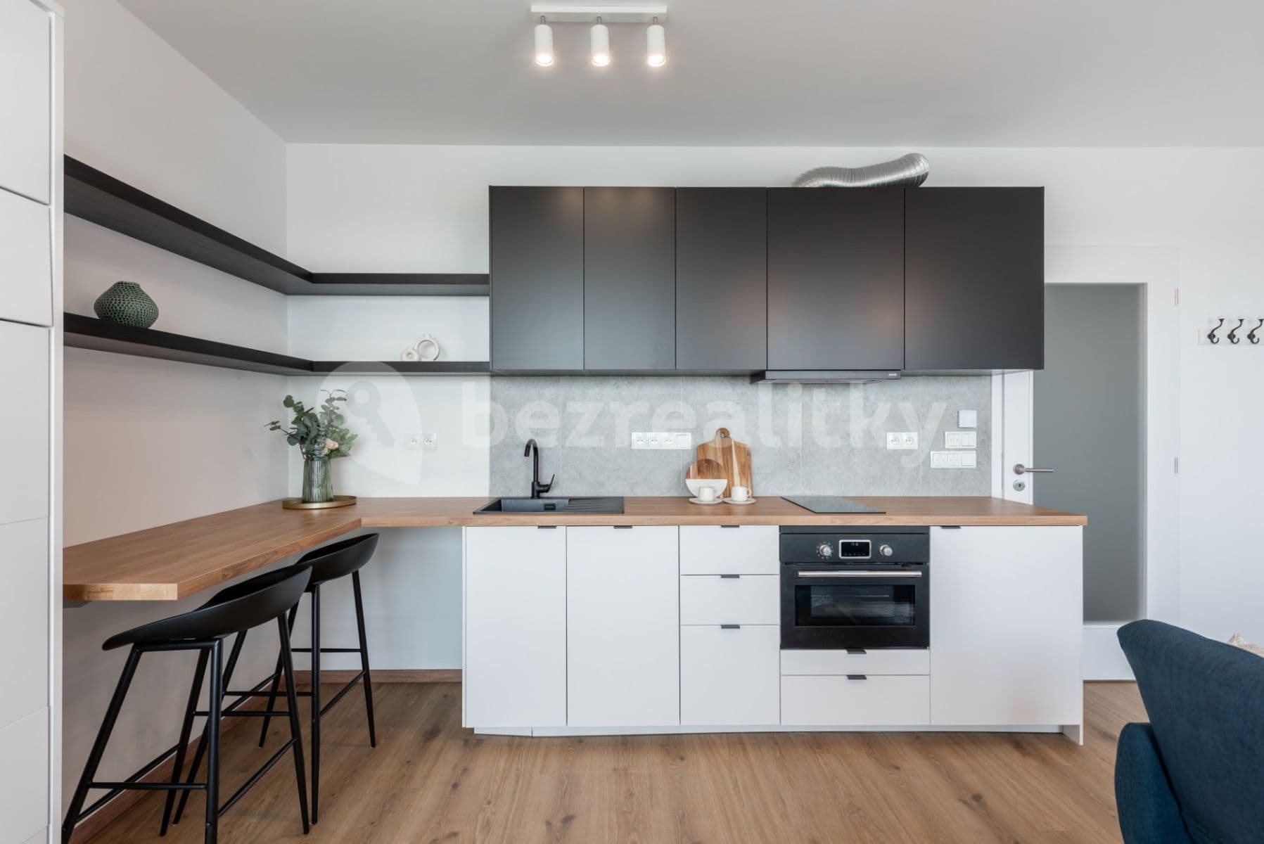 Prenájom bytu 1-izbový 32 m², Praha, Praha Prenájom bytu 1-izbový 32 m², Praha, Praha