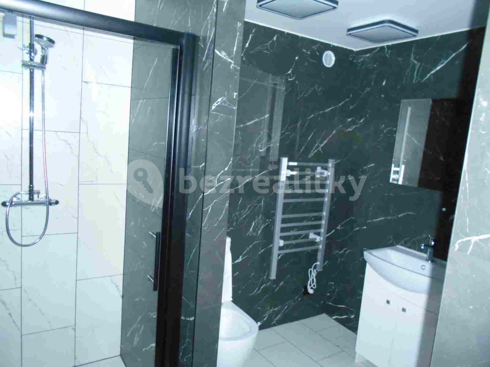 Prenájom bytu 2-izbový 57 m², Česká, Louny, Ústecký kraj Prenájom bytu 2-izbový 57 m², Česká, Louny, Ústecký kraj