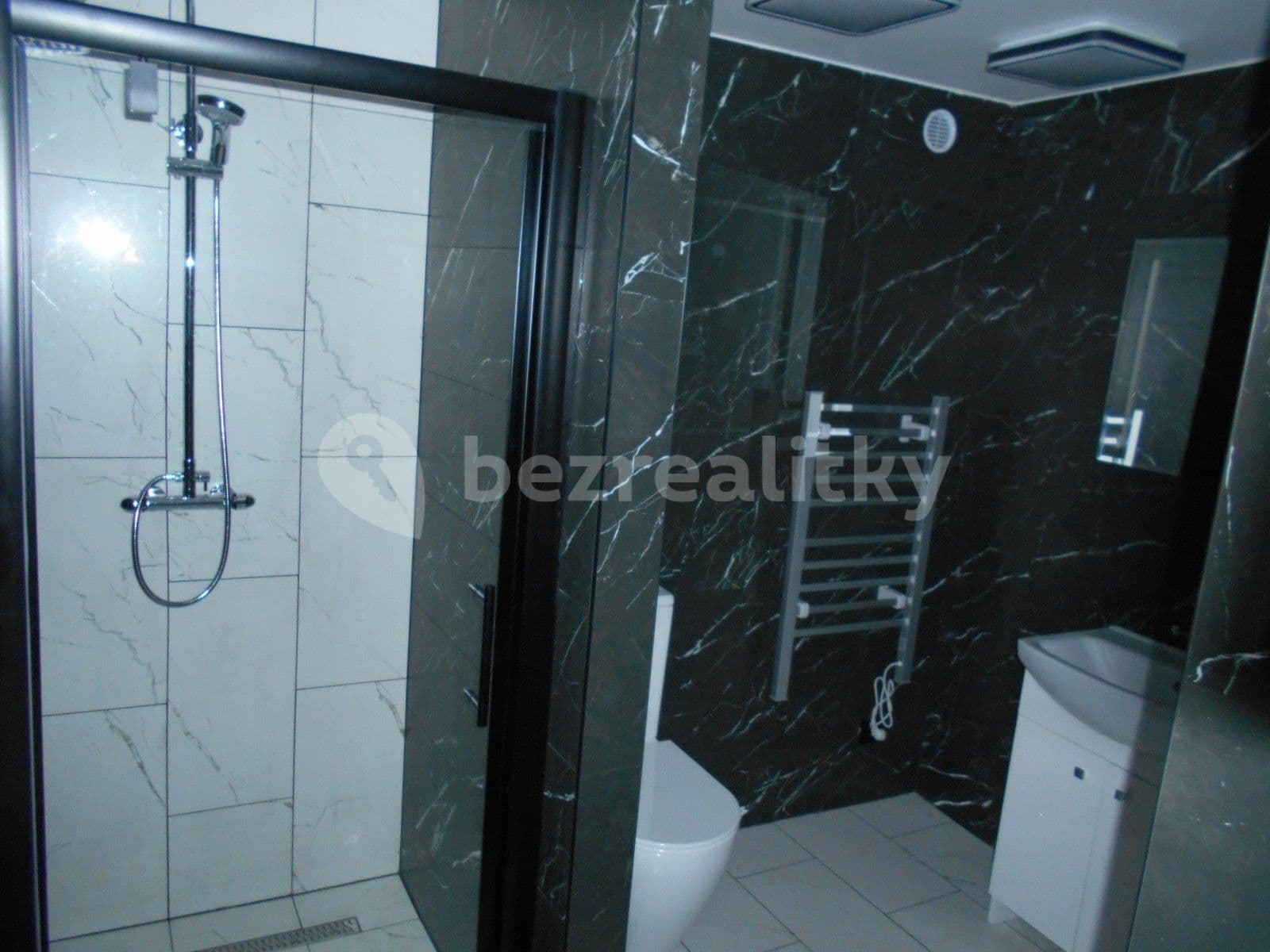 Prenájom bytu 2-izbový 57 m², Česká, Louny, Ústecký kraj Prenájom bytu 2-izbový 57 m², Česká, Louny, Ústecký kraj