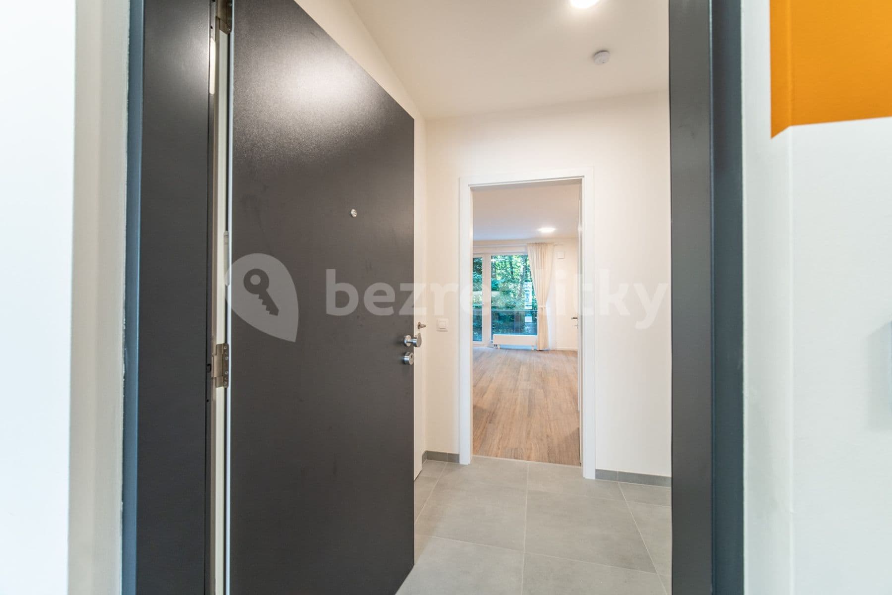 Prenájom bytu 1-izbový 43 m², Nurmiho, Praha, Praha Prenájom bytu 1-izbový 43 m², Nurmiho, Praha, Praha