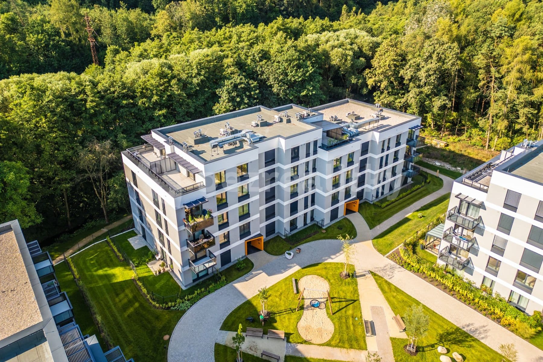 Prenájom bytu 1-izbový 43 m², Nurmiho, Praha, Praha Prenájom bytu 1-izbový 43 m², Nurmiho, Praha, Praha
