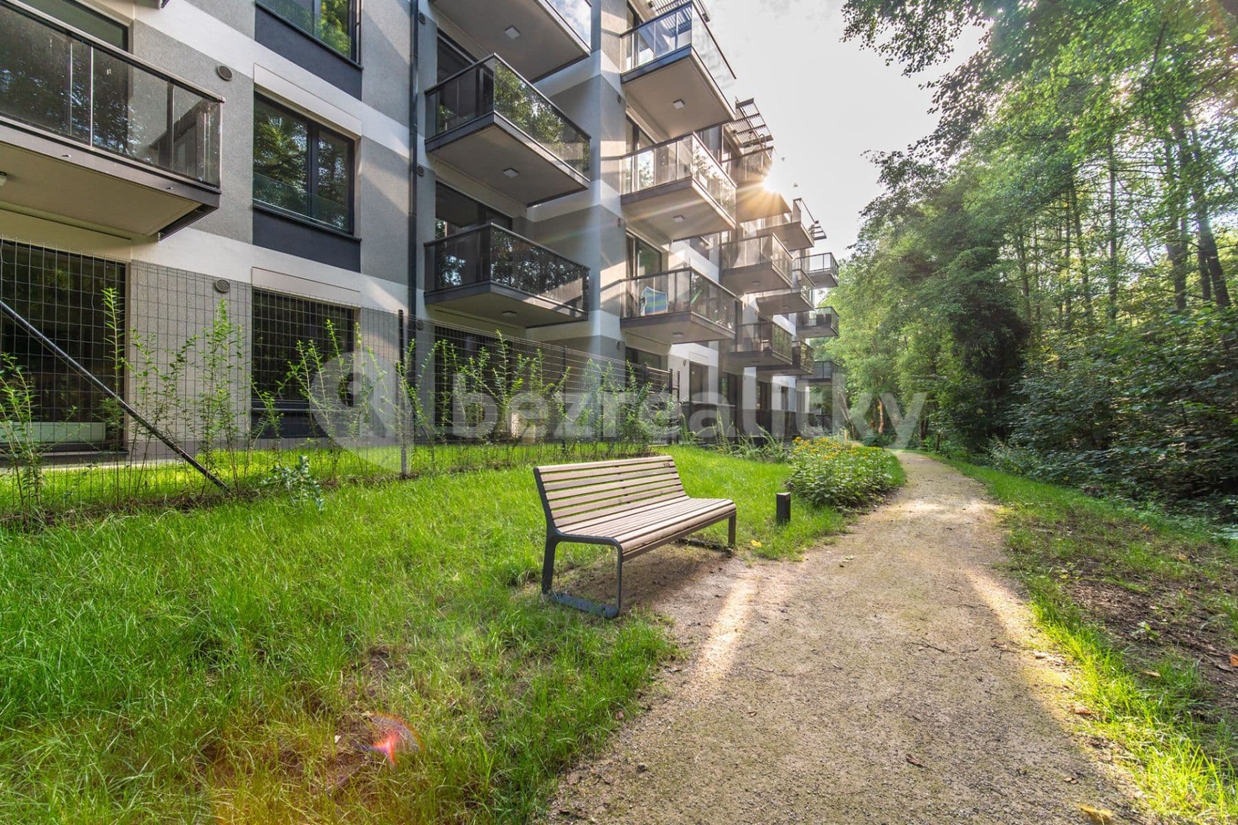 Prenájom bytu 1-izbový 43 m², Nurmiho, Praha, Praha Prenájom bytu 1-izbový 43 m², Nurmiho, Praha, Praha