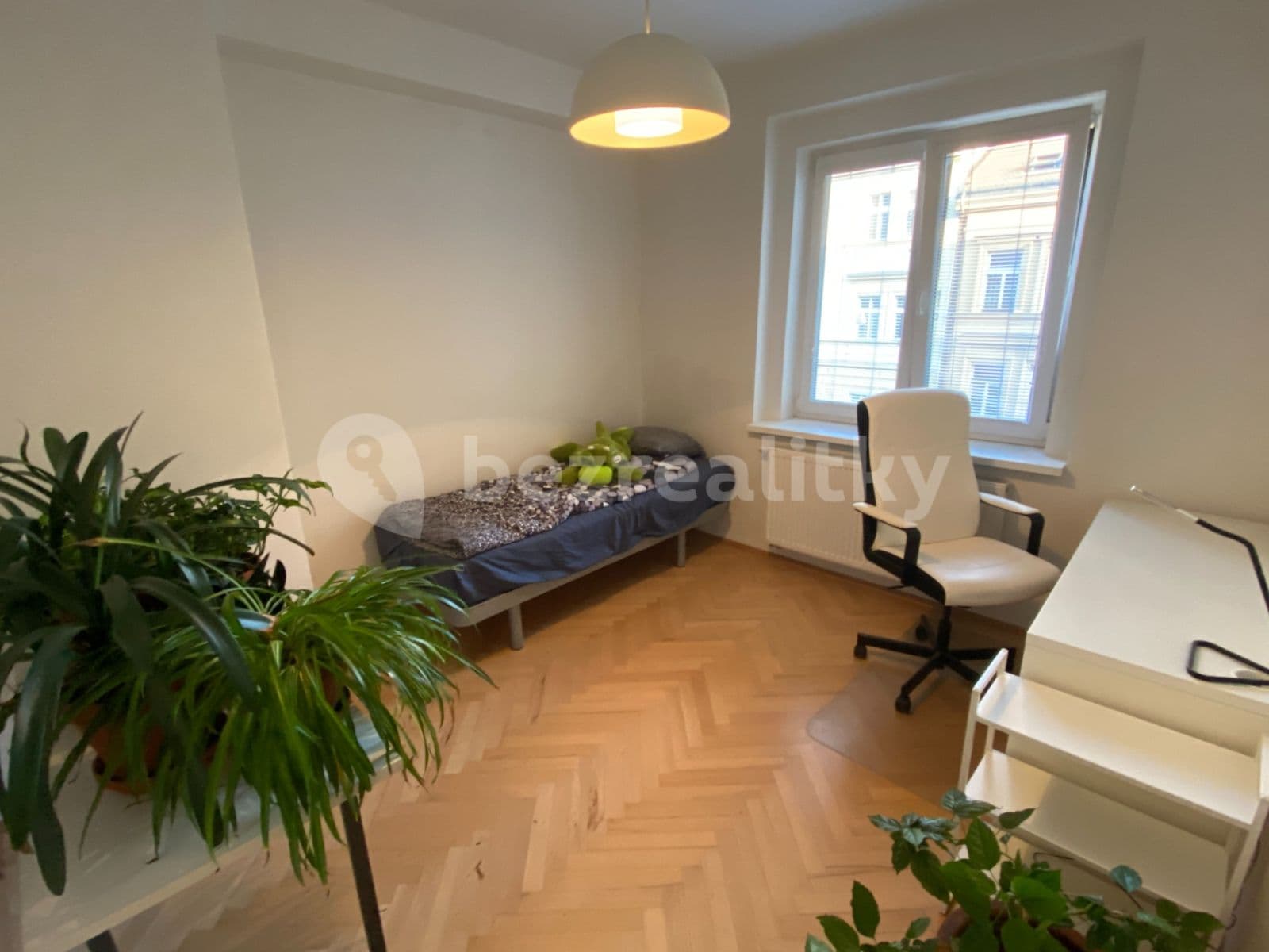 Prenájom bytu 3-izbový 72 m², Grafická, Praha, Praha Prenájom bytu 3-izbový 72 m², Grafická, Praha, Praha