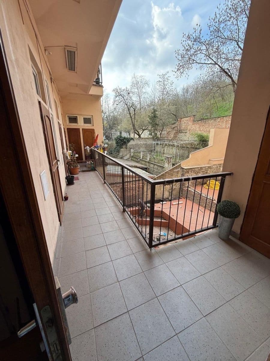 Prenájom bytu 1-izbový 27 m², Jeronýmova, Praha, Praha Prenájom bytu 1-izbový 27 m², Jeronýmova, Praha, Praha