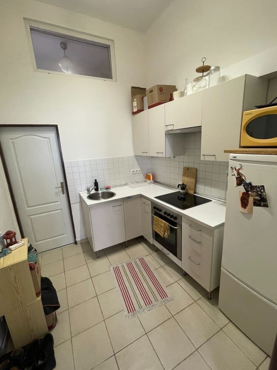 Prenájom bytu 1-izbový 32 m², Jeronýmova, Praha, Praha Prenájom bytu 1-izbový 32 m², Jeronýmova, Praha, Praha